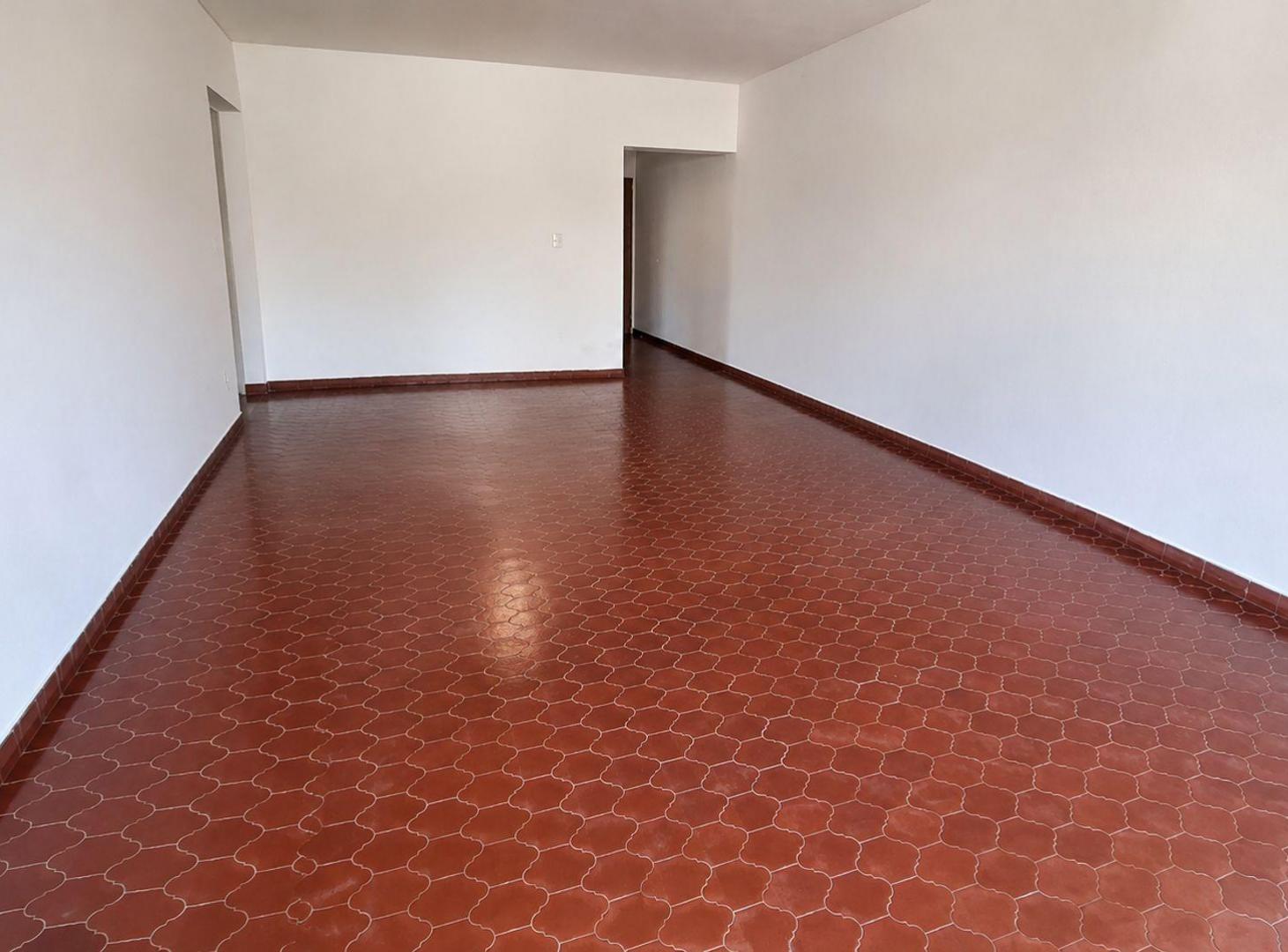 Foto de VENTA DEPARTAMENTO 3 AMBIENTES BALCÓN FLORES NORTE, imagen 2