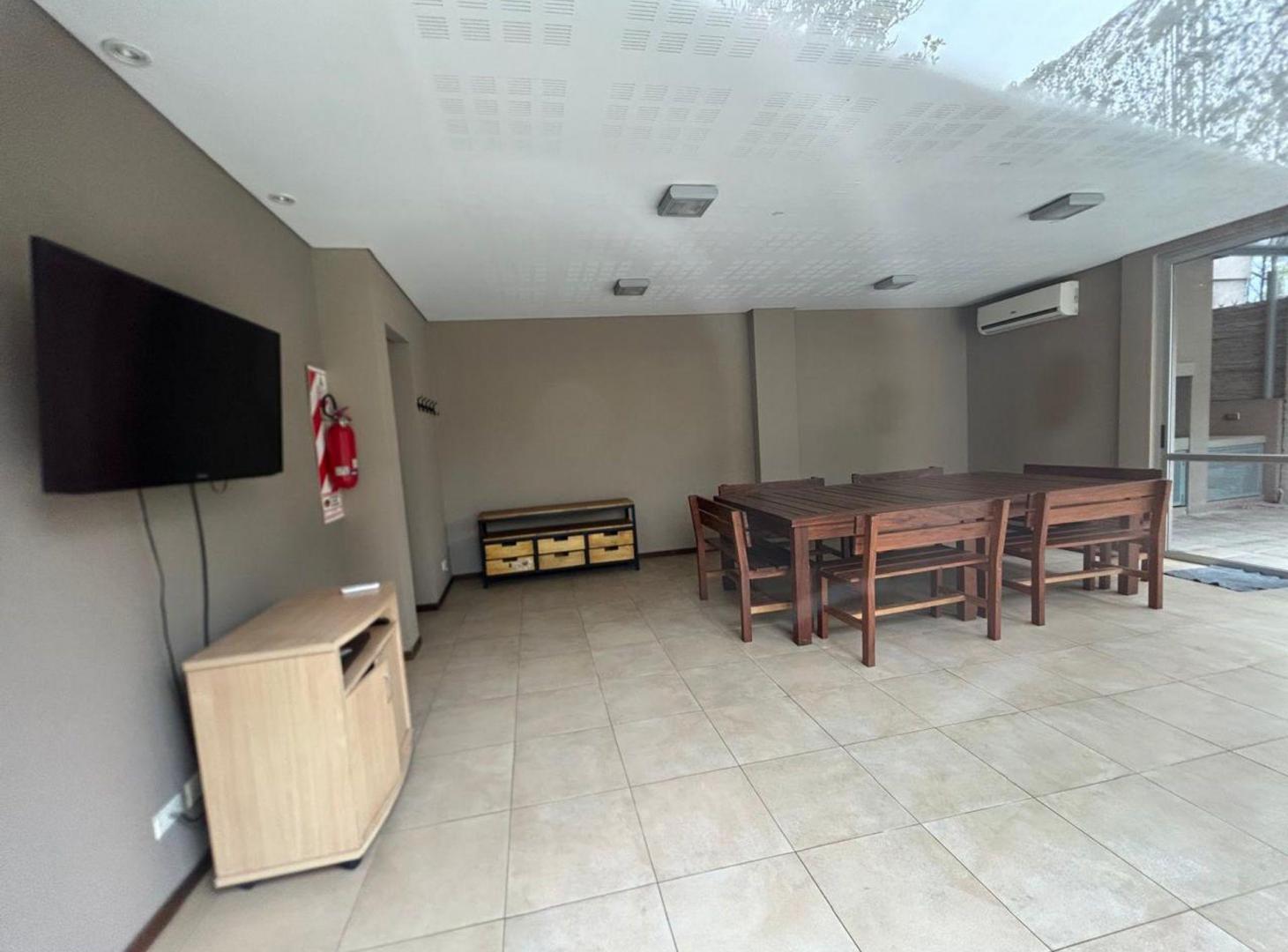 Foto de VENTA DUPLEX 3 AMBIENTES EN CONDOMINIO HAEDO, imagen 3