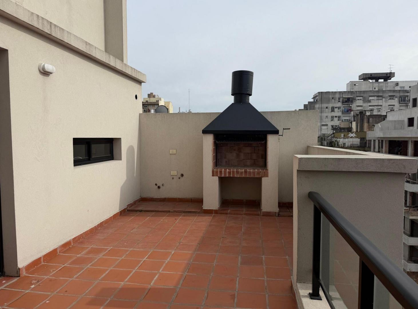 Foto de Venta Monoambiente Flores con Balcón Terraza, imagen 1