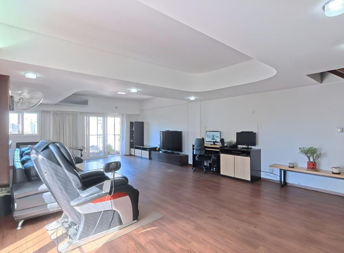 Foto de VENTA DEPTO 6 AMB DUPLEX SEMIPISO C/COCH EN FLORES, imagen 3
