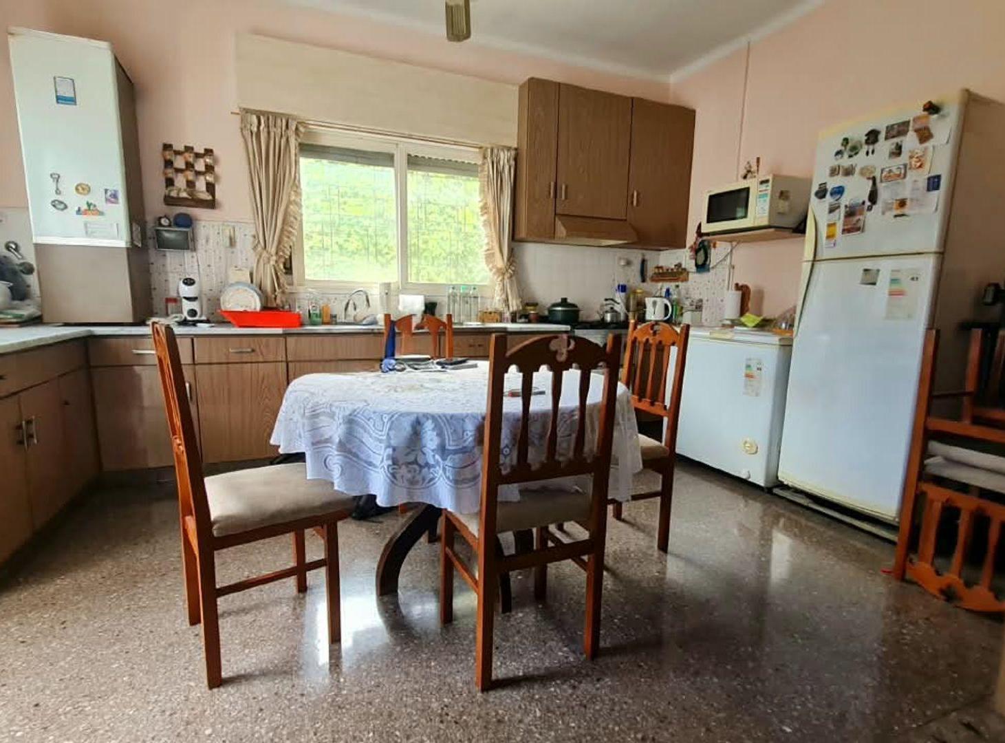Foto de Venta casa 3 amb parrilla c/garaje Villa Dominico, imagen 3