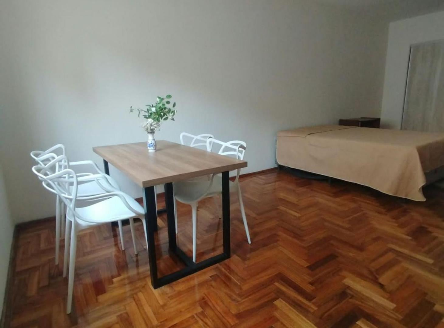Foto de VENTA MONOAMBIENTE AMOBLADO X ESCALERA MONSERRAT, imagen 1