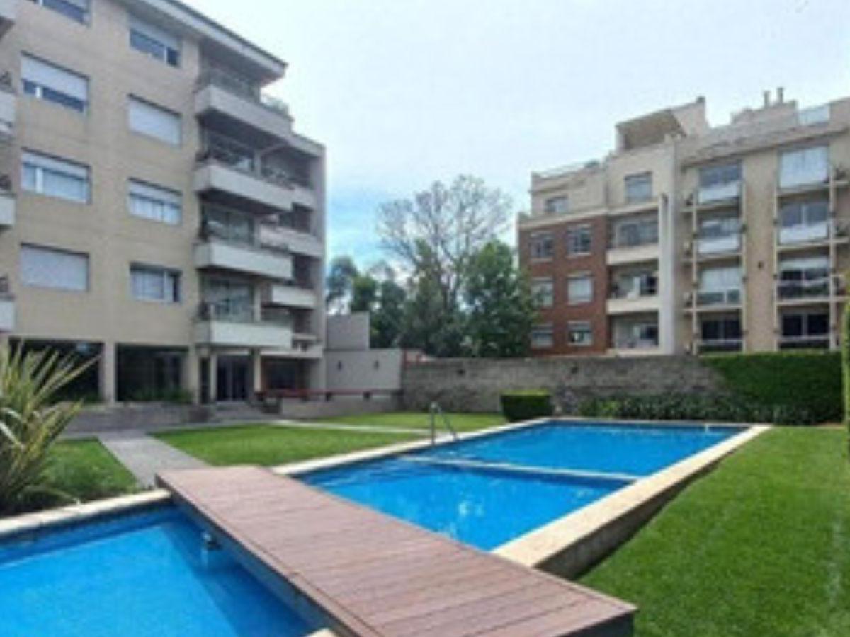 Excelente Departamento de 2 ambientes en el Centro de Castelar Norte con Cochera.