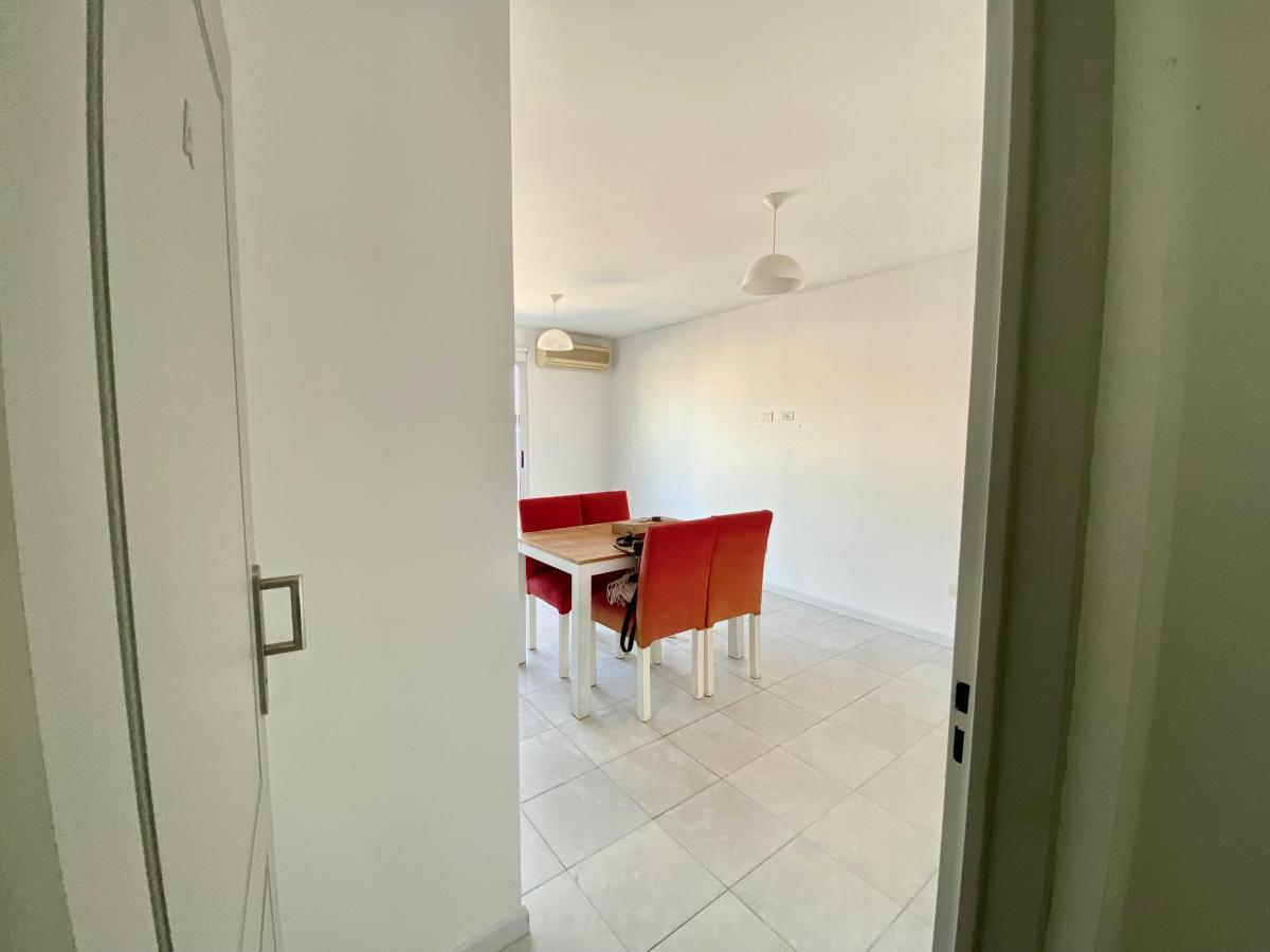 Departamento con Excelente Ubicacion en Castelar Norte 3