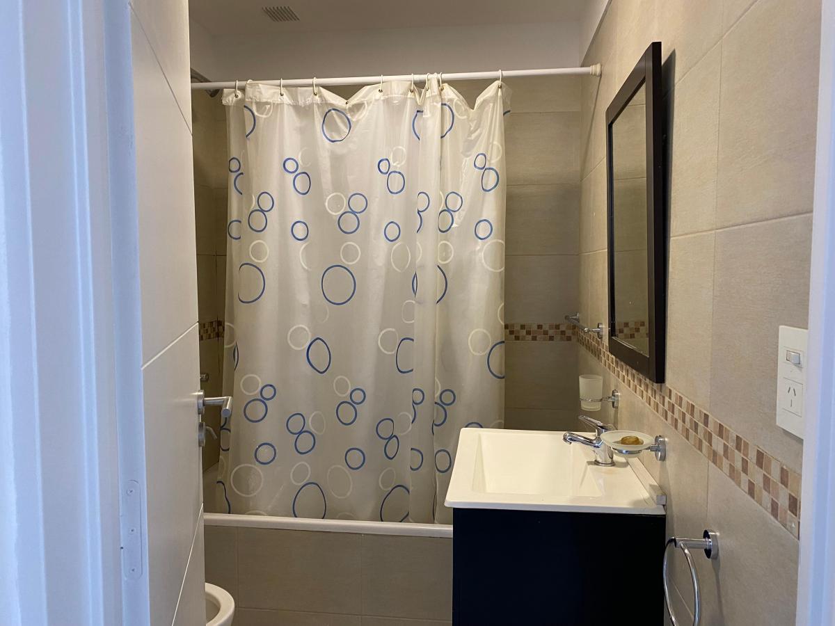 Departamento con Excelente Ubicacion en Castelar Norte 4