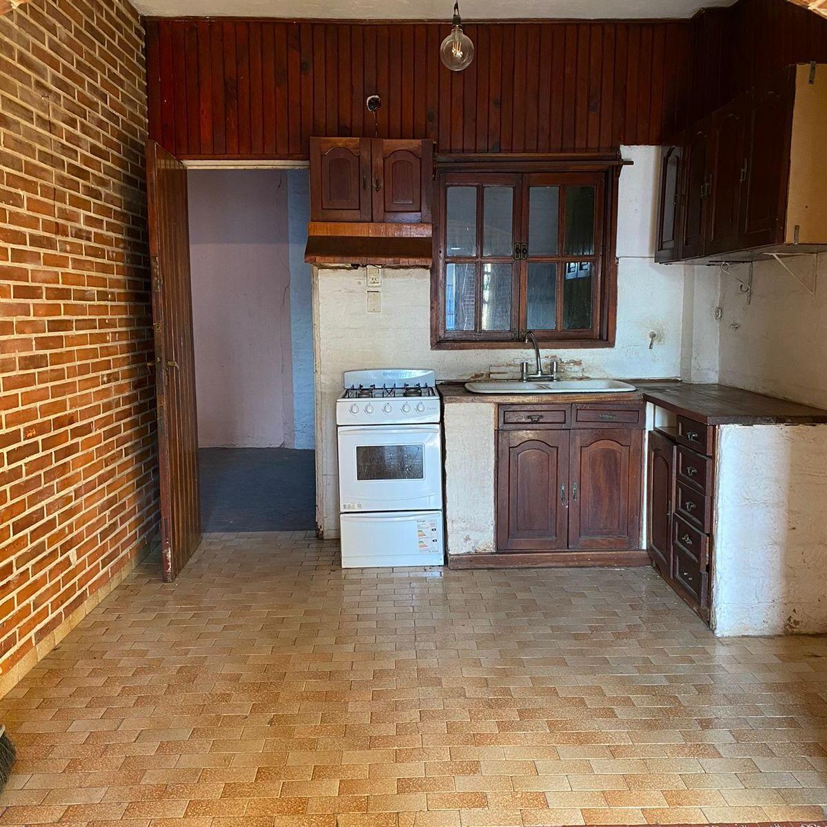 Casa Ubicada en Castelar Sur, a Dos Cuadras de Av Blas Parera (Santa Rosa) 2