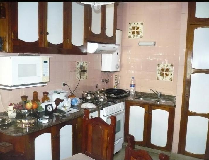 Casa Ubicada en Excelente Zona de Ituzaingo con Destino Comercial o Uso de Vivienda 2