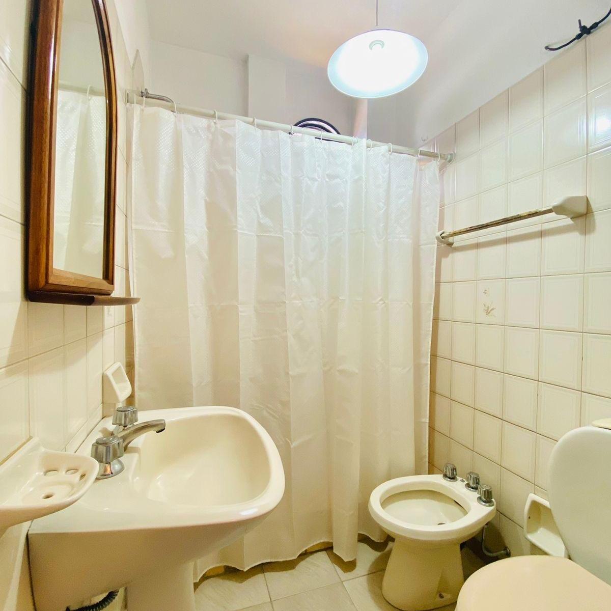 Departamento ubicado en zona del Acceso Oeste, altura Av. Ratti.