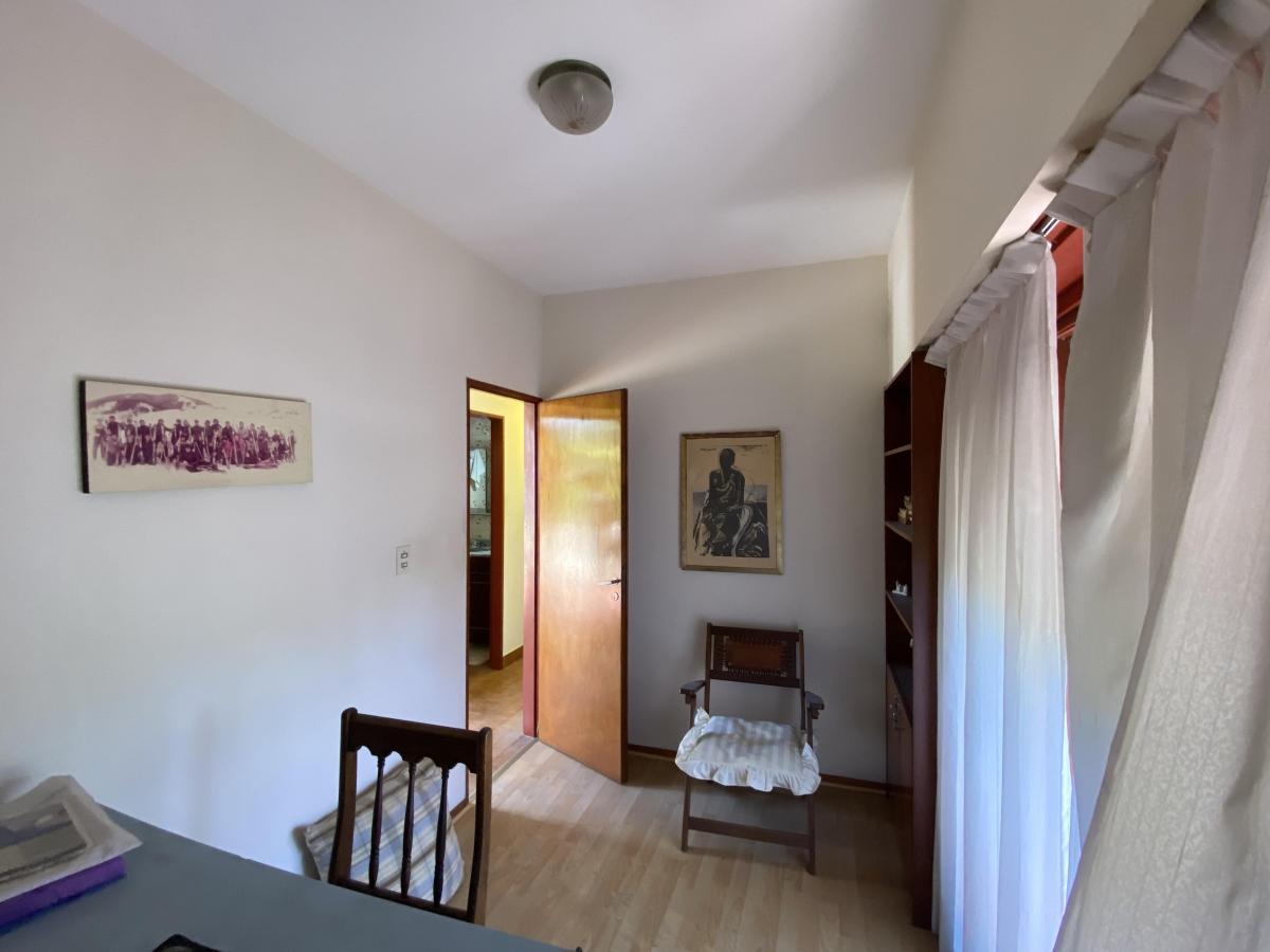 Casa en Venta con Amplio Jardín en Castelar - Dueño Financia Hasta 50% 5