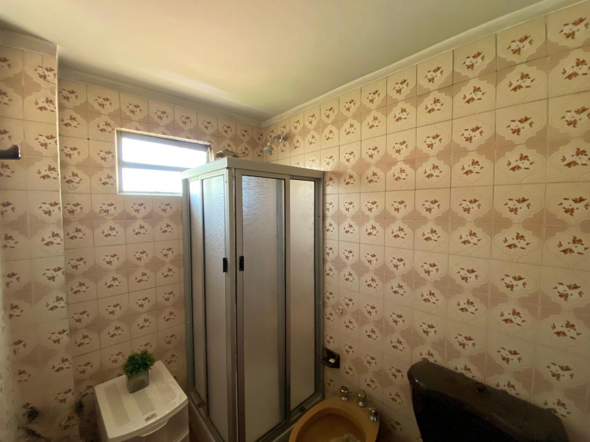 Casa en Venta con Amplio Jardín en Castelar - Dueño Financia Hasta 50% 2