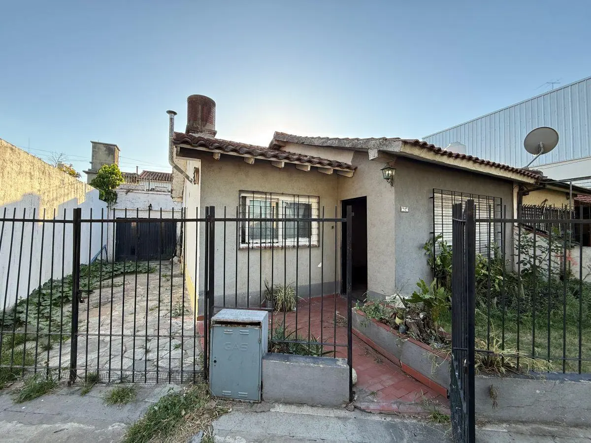 Casa a Reciclar en Venta ubicada en Ituzaingo Sur 1