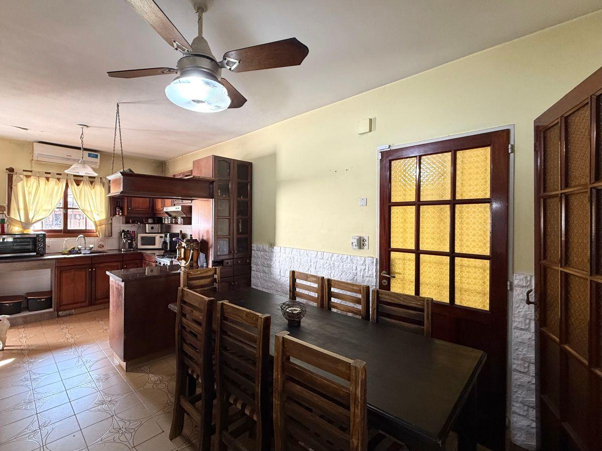 Foto de Casa en Venta de 300 m² con 4 dormitorios y amplio Jardín con Pileta en, imagen 1
