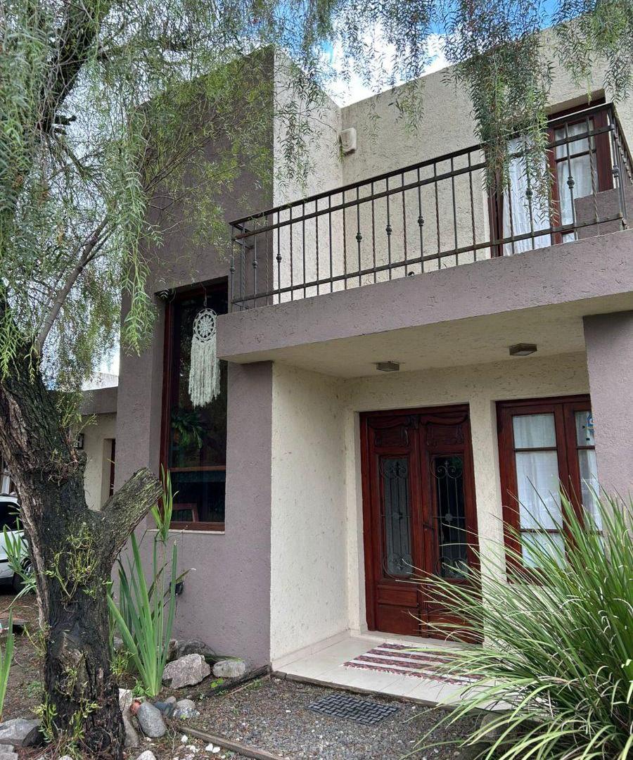 Casa en Alquiler Temporal Mendiolaza con pileta