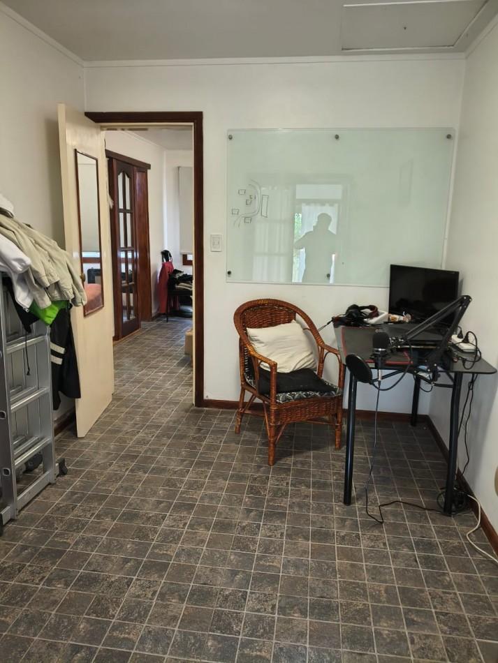 Foto de OPORTUNIDAD!!. CASA A LA VENTA 8 AMBIENTES . IDEAL PARA DESARROLLO DE, imagen 3