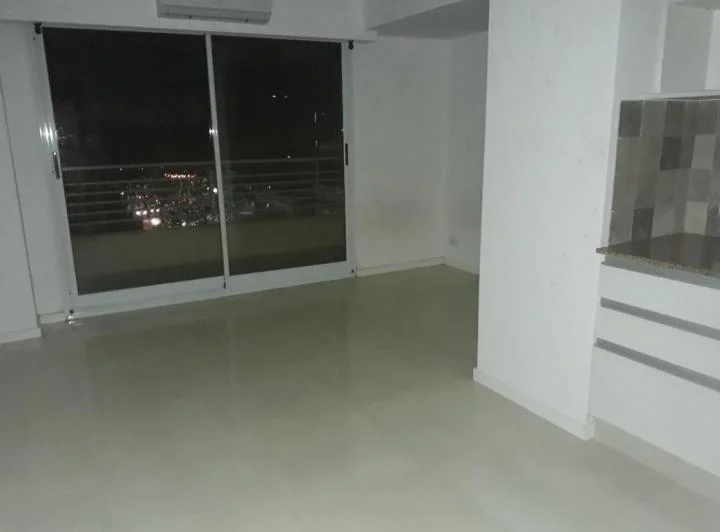 MONOAMBIENTE AL FRENTE CON BALCON 1