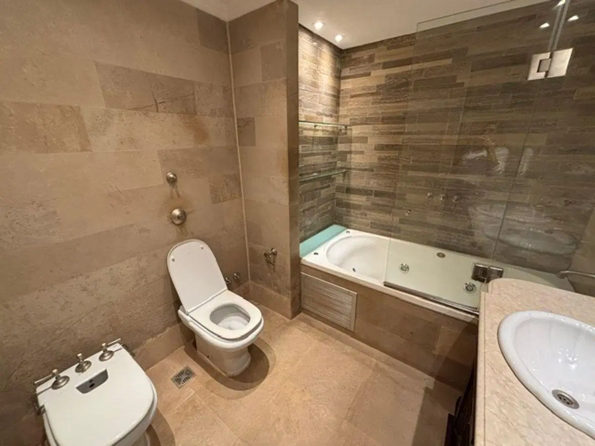 Impecable Departamento en Chateau Libertador alquiler 3 dormitorios y dependencia 8