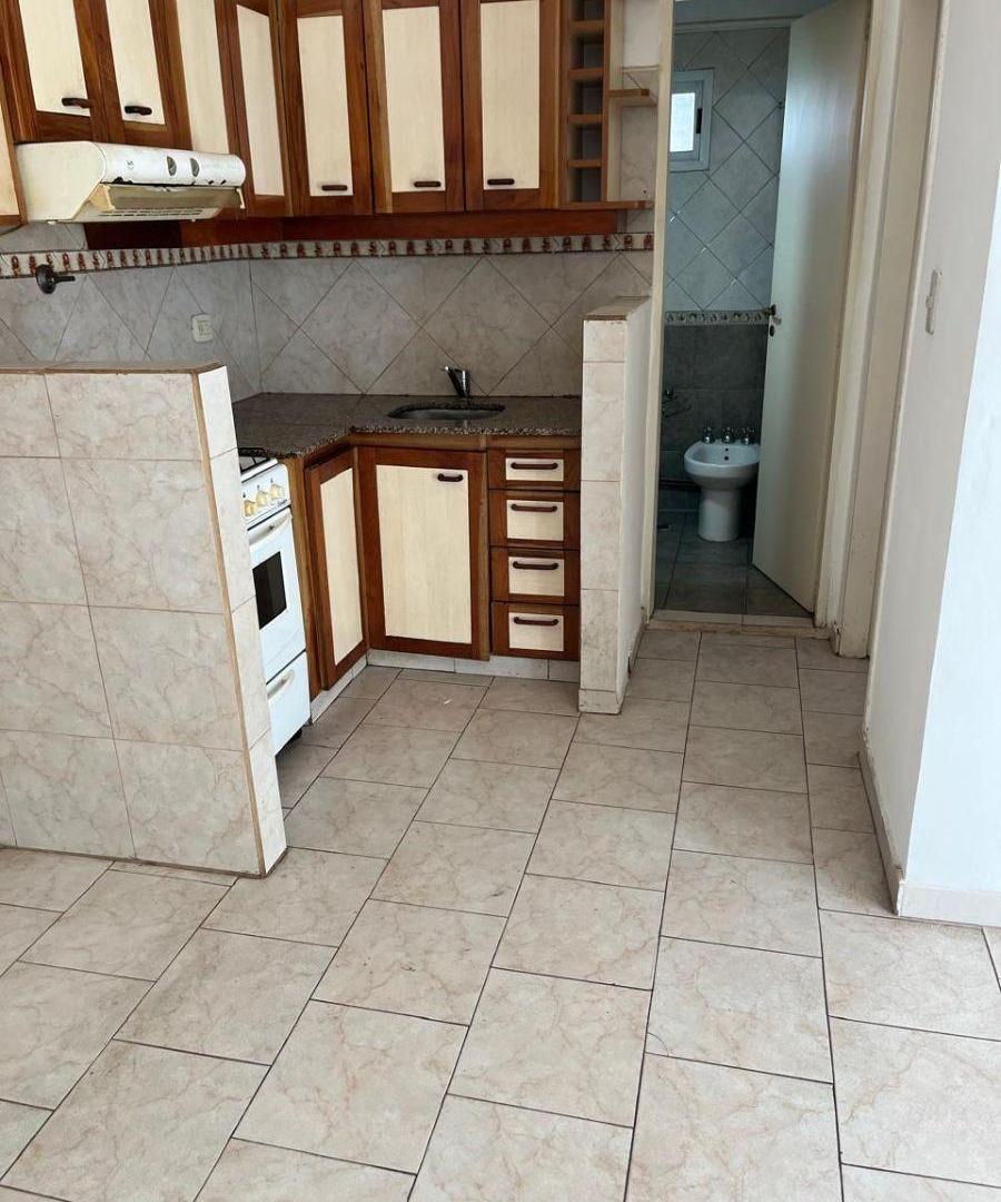 Foto de Departamento de 52 m² con 1 dormitorio en alquiler en Ramos Mejía, imagen 2