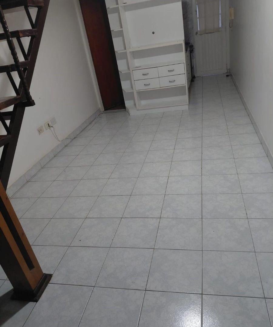 Foto de PH de 54 m² totales con 1 dormitorio en alquiler en Ramos Mejía, imagen 2
