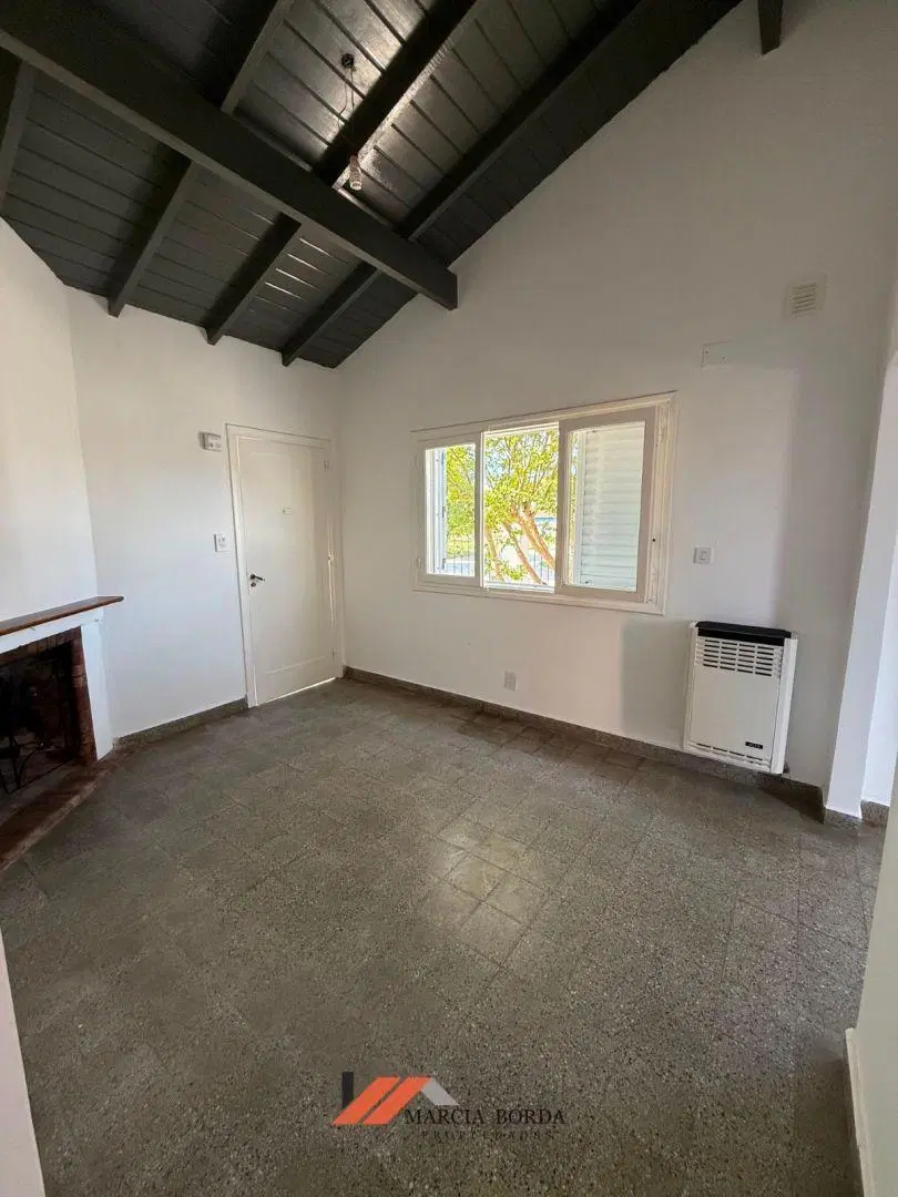 Casa en alquiler en Ranchos 4