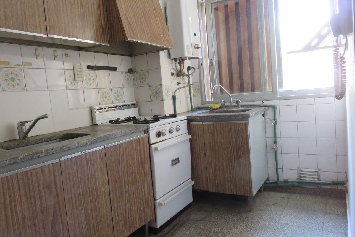 Foto de DEPARTAMENTO A PASOS DE PEATONAL, imagen 2