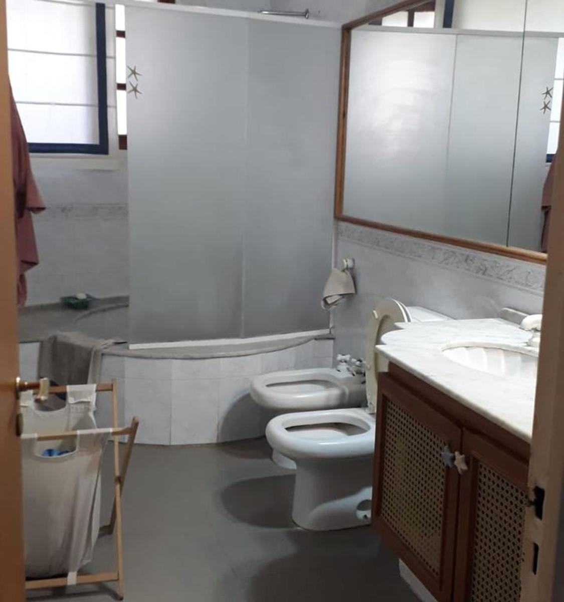 Hermosa Casa en Chacras de Coria! 1