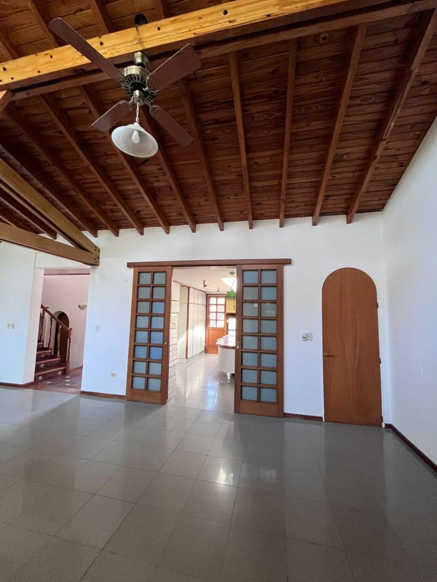 Hermosa Casa en Chacras de Coria! 4