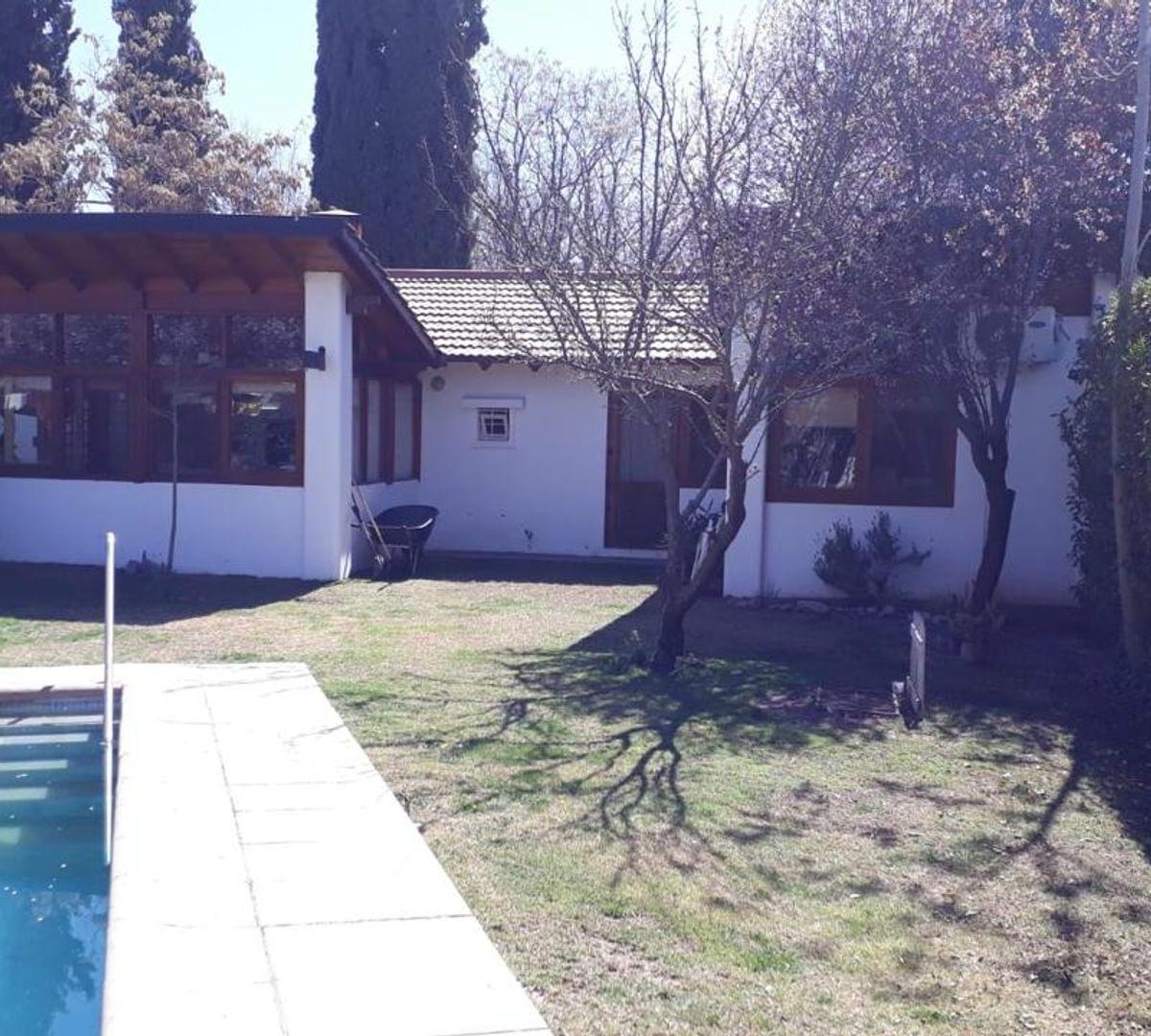 Hermosa Casa en Chacras de Coria! 4
