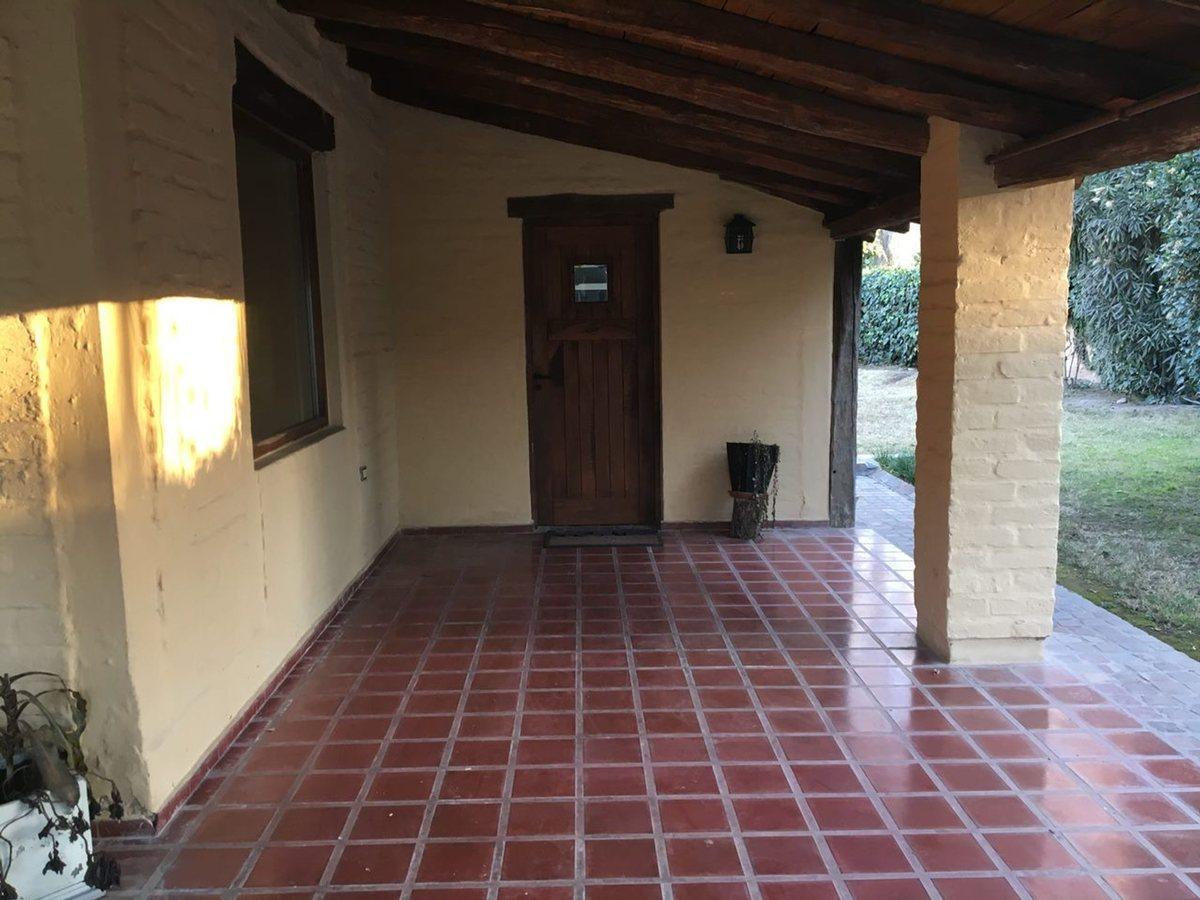 Venta de Casa en Barrio Privado La Capilla 1