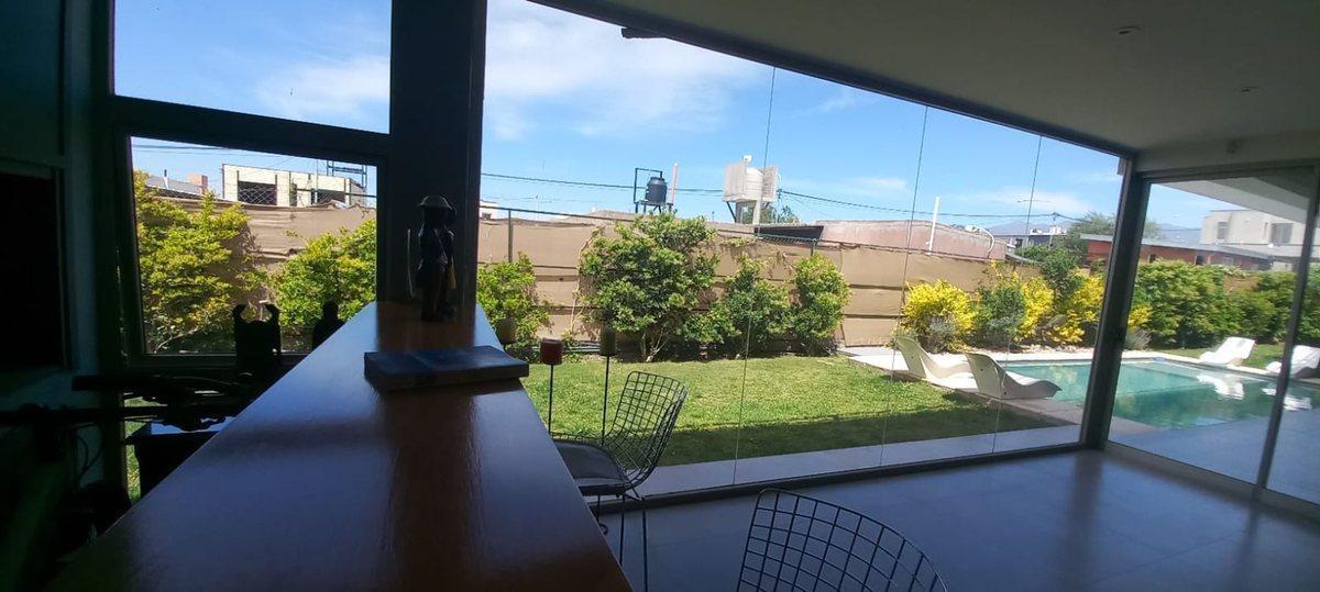 Venta Casa de Lujo en El Barrio La Yaya 4