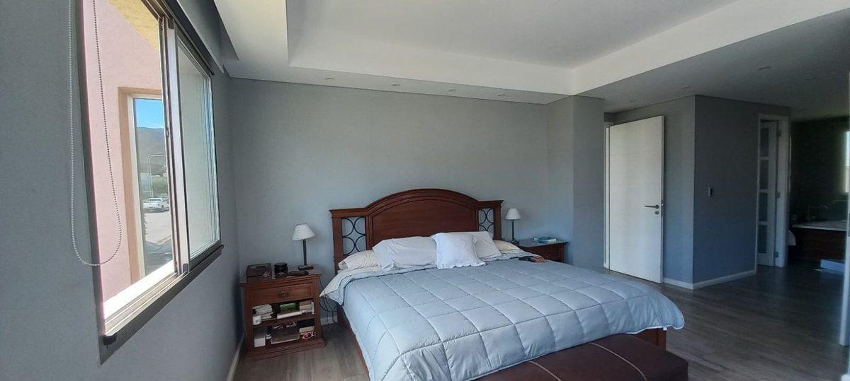 Venta Casa de Lujo en El Barrio La Yaya 5