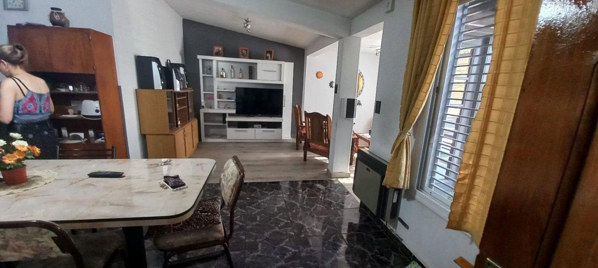 Venta Casa y Departamento B° Las Parras - Lujan 2