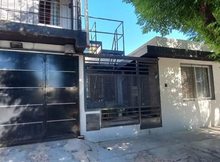 VENTA CASA Y DEPARTAMENTO B° LAS PARRAS - LUJAN 2