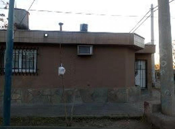CASA EN VENTA DE 2 DORMITORIOS 1