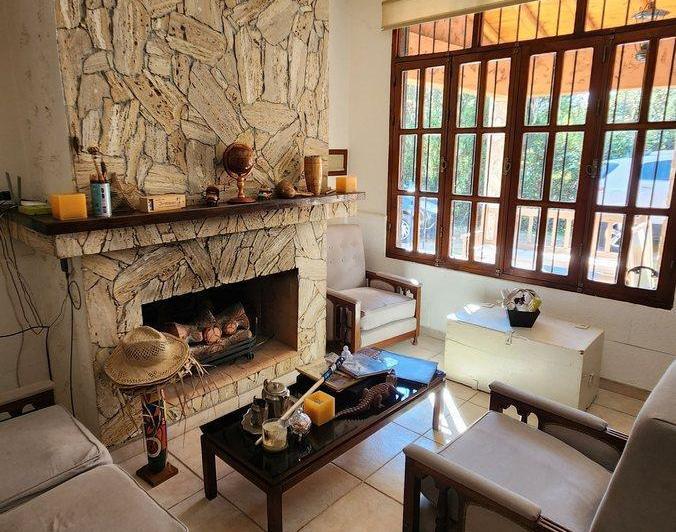 CASA CON PILETA EN VENTA - RODEO DE LA CRUZ 4