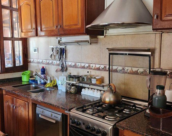 CASA CON PILETA EN VENTA - RODEO DE LA CRUZ 3