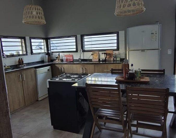 AMPLIA CASA SEMI PRIVADO CALLE SANCHEZ GLLEN 3