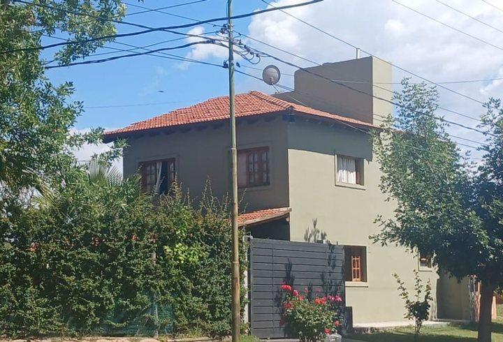 Casa Esquina con Piscina en Altos de Carrodilla 2