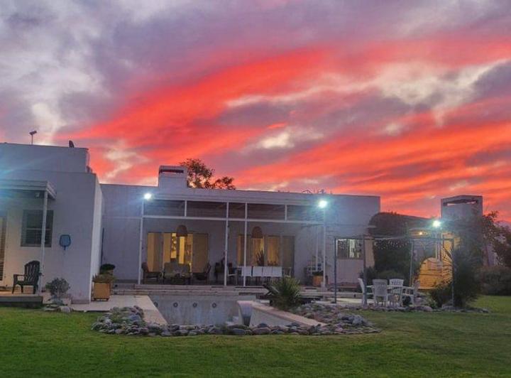 CASA AMOBLADA CON PILETA y GALERÍA - GUAYMALLEN 4