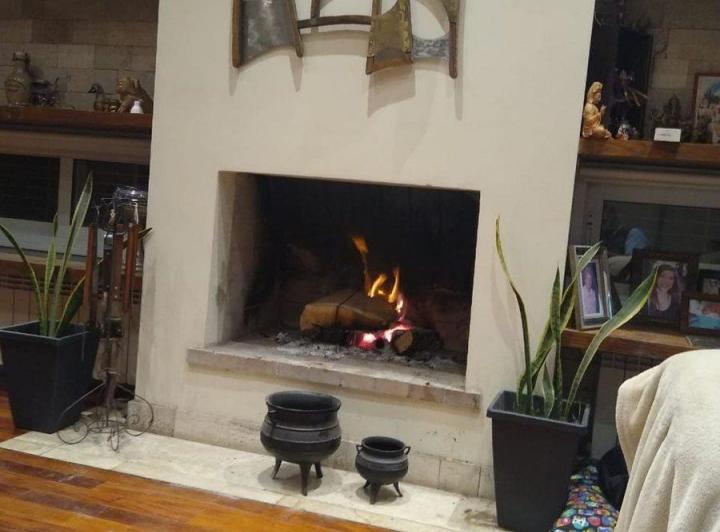 CASA AMOBLADA CON PILETA y GALERÍA - GUAYMALLEN 2