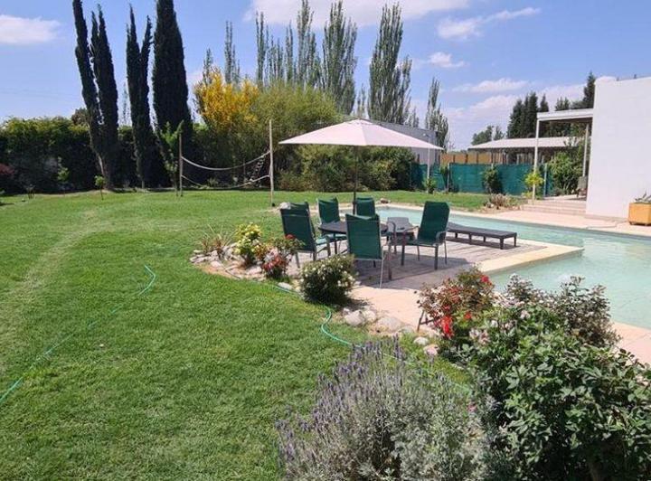CASA AMOBLADA CON PILETA y GALERÍA - GUAYMALLEN 3