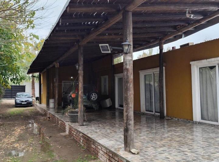 CASA CON PARQUE Y PILETA 4