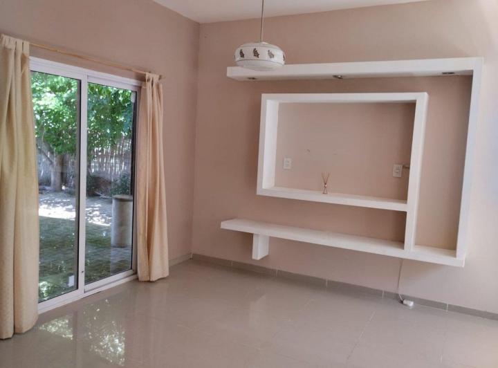 CASA CON PARQUE Y PILETA 5