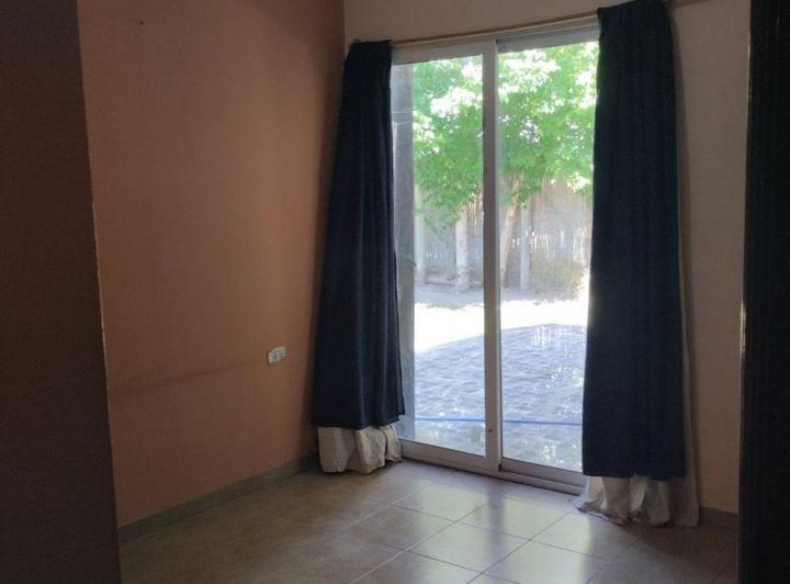 CASA CON PARQUE Y PILETA 3