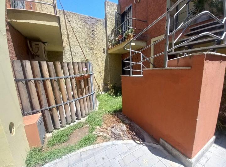 DEPARTAMENTO PLANTA BAJA C/ COCHERA 5TA SECCION 2