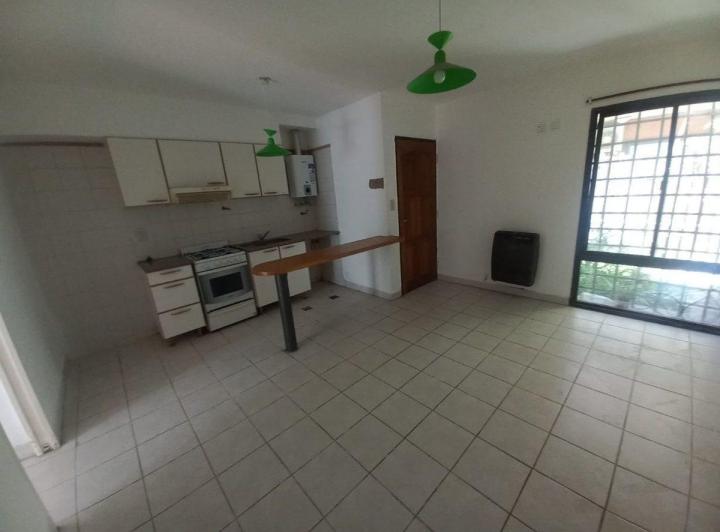 DEPARTAMENTO PLANTA BAJA C/ COCHERA 5TA SECCION 3