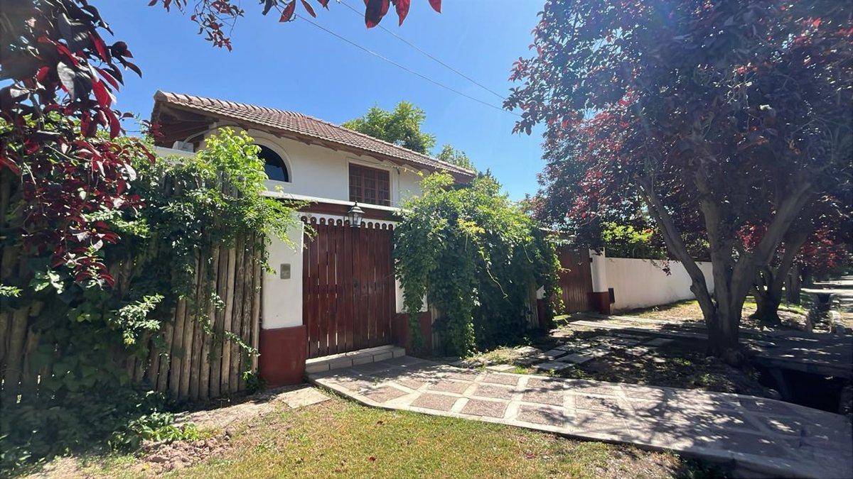 ALQUILER TEMPORARIO - CASA EN CHACRAS DE CORIA