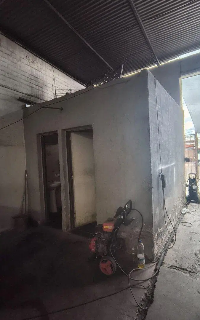 GALPON CON OFICINA Y CASA 3