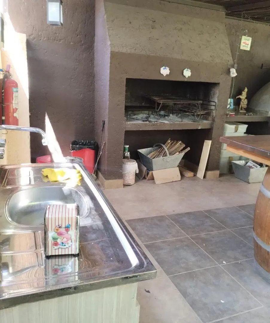 Casa de categoria en venta en Vistalba 2
