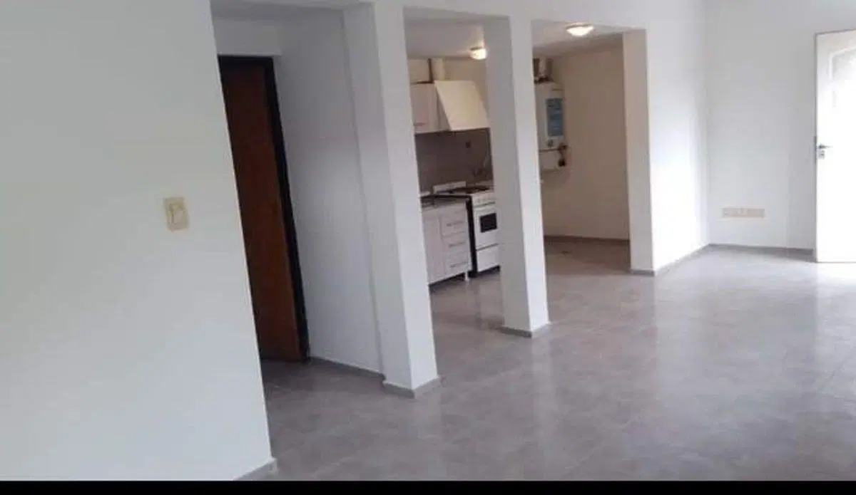 DUPLEX EN VENTA EN CALLE RIOJA DE CDAD DE MENDOZA 2