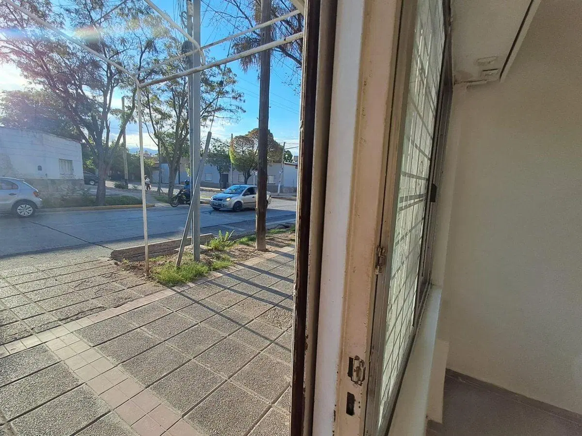 ALQUILER DE OFICINA/LOCAL COMERCIAL, GODOY CRUZ 5